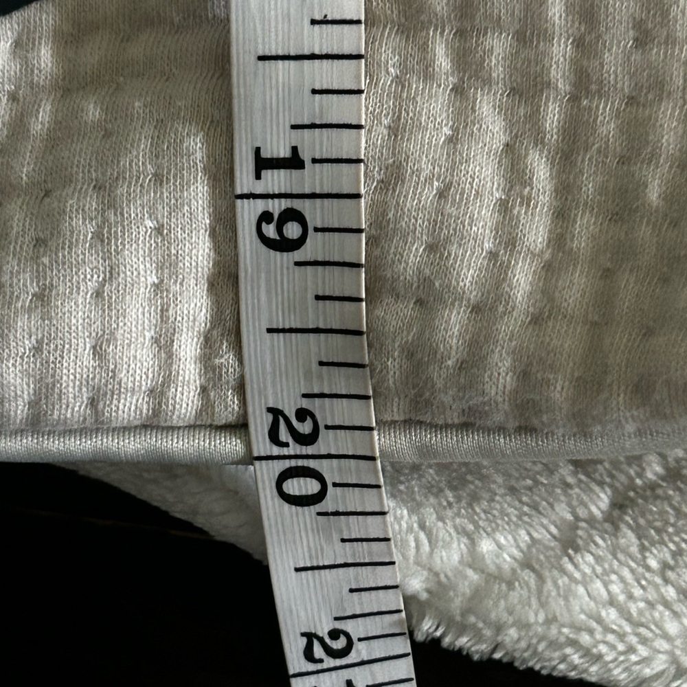 Nike Women’s Sportswear Tech Fleece Engineered Full-Zip Hoodie in Oatmeal Sz XL - Picture 10 of 11
